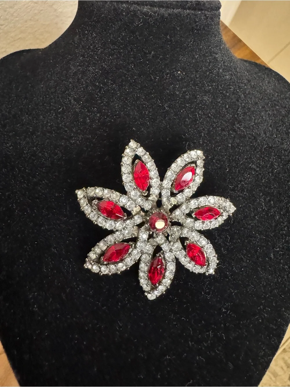 Red Crystal Floral Brooch - Elegant Women's Jewelry